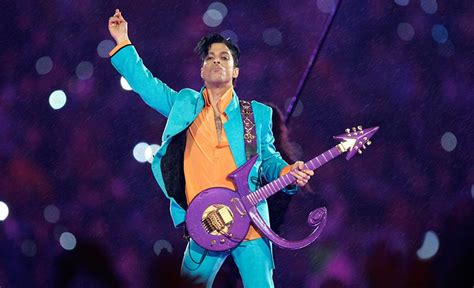 Feb 8, 2021 · Over the years of amazing performances by top artists like Michael Jackson, Beyoncé, Lady Gaga, Bruno Mars, and more, it is still incredibly hard to beat the late iconic musician Prince’s 2007 performance at the Super Bowl XLI in Miami, Florida. That night, the artist put on an exhilarating 12-minute halftime show—culminating in the ... 